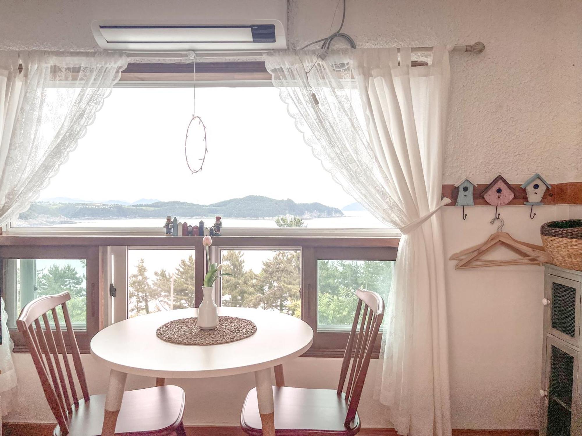 Country House Exclamation Mark & Comma Namhae Exterior foto